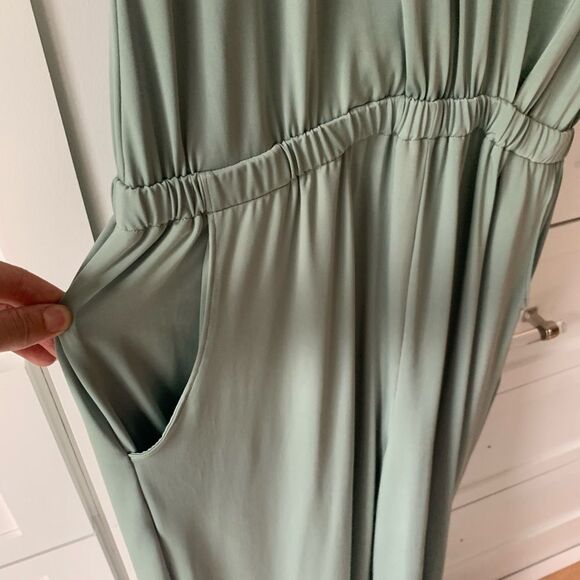 Pistachio jumpsuit - Picture 5 of 6